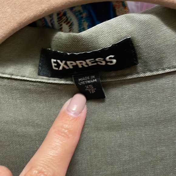 Express olive green romper. Like new✨ - Picture 4 of 5